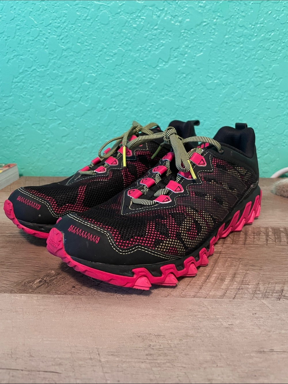 Vintage adidas vigor tr Women's Black and Pink Trail Running Shoes